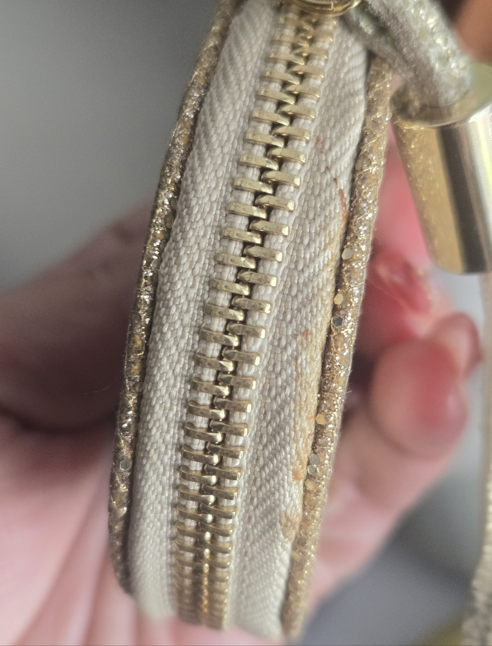 Jimmy Choo Rare Gold Glitter Round Coin Purse Pouch With Authenticity Card - Picture 6 of 13